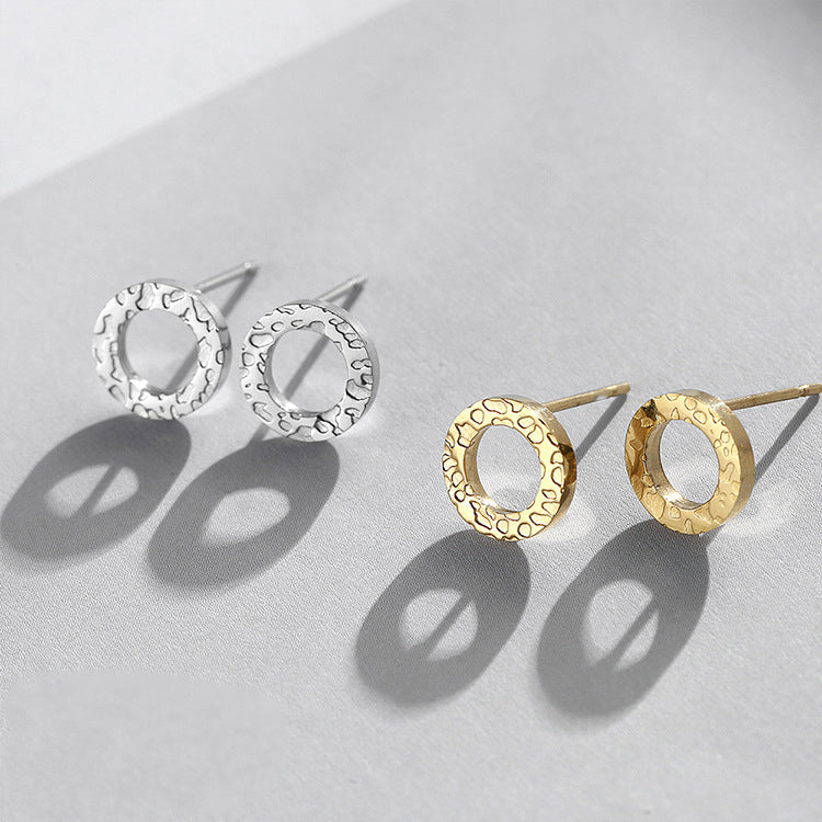 Rylee circle stud earrings