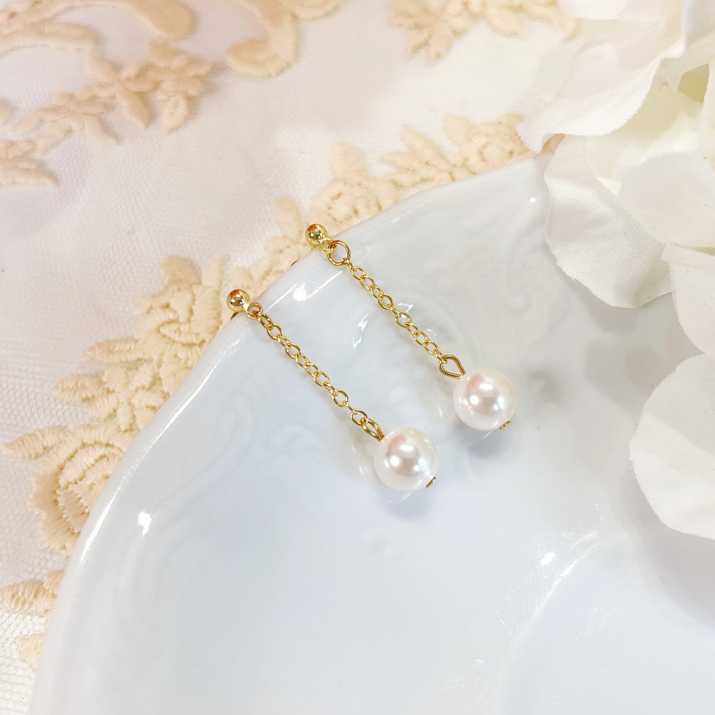 E243 dainty pearl earrings, pearl dangle earrings, pearl