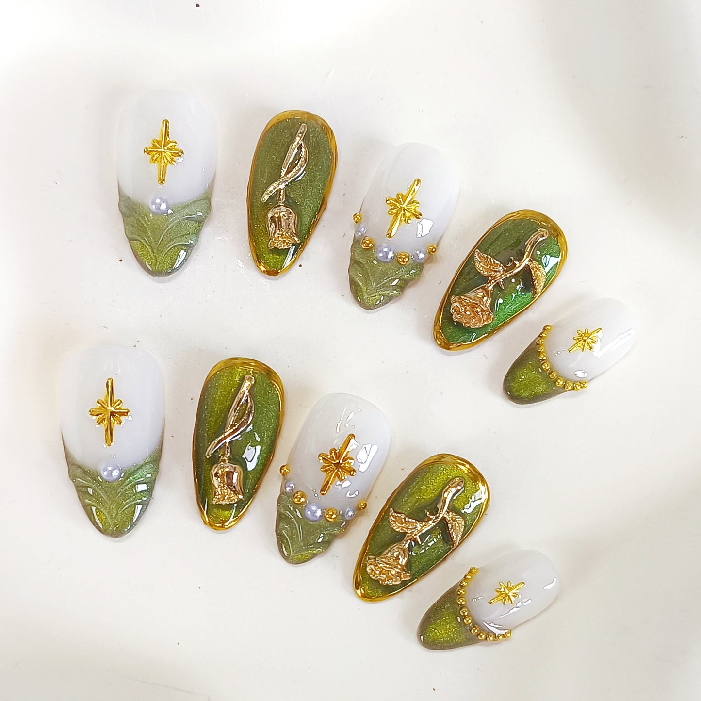 Emerald green cat eye with 3D gold charm press on nails