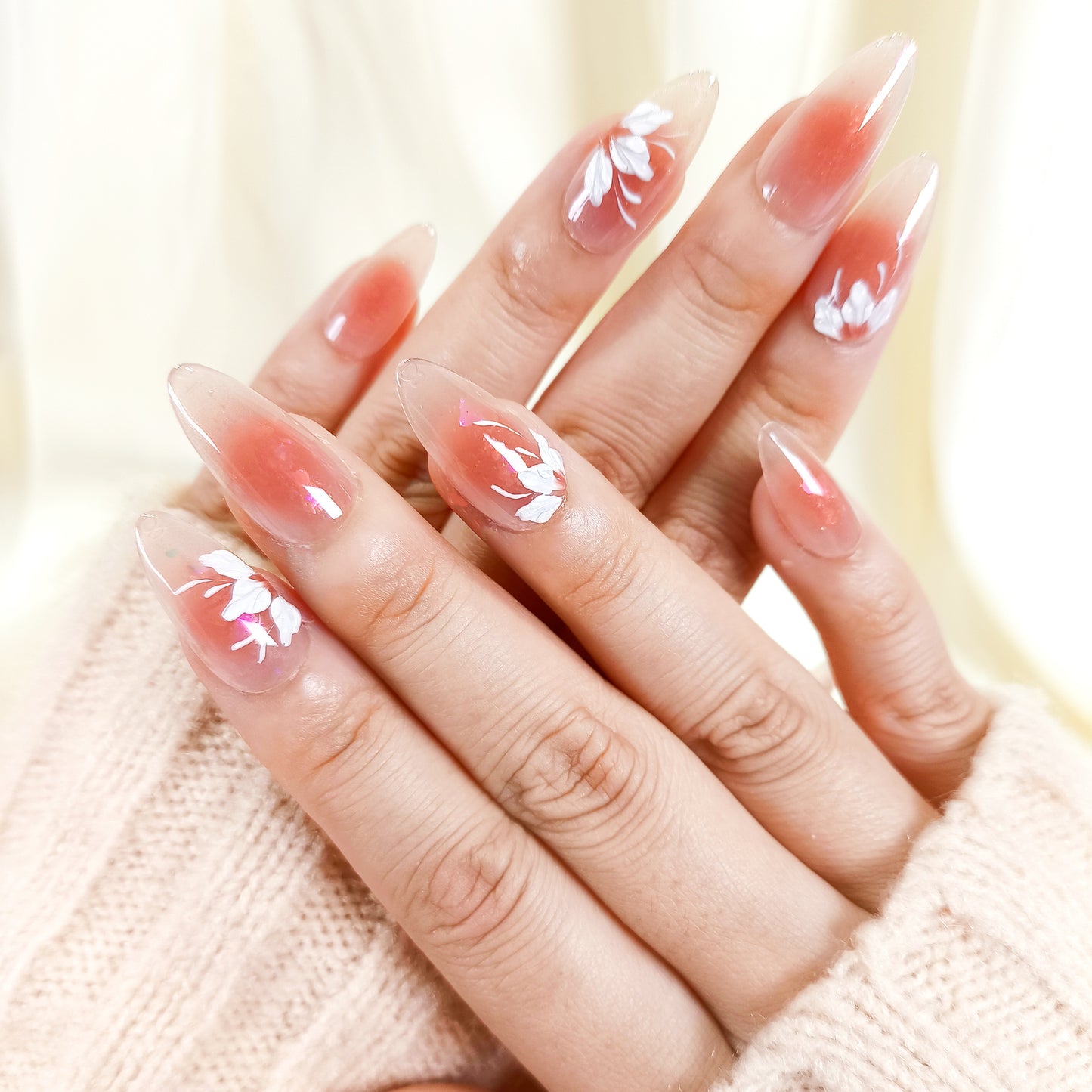 PO127 white flower blush aura almond press on nails