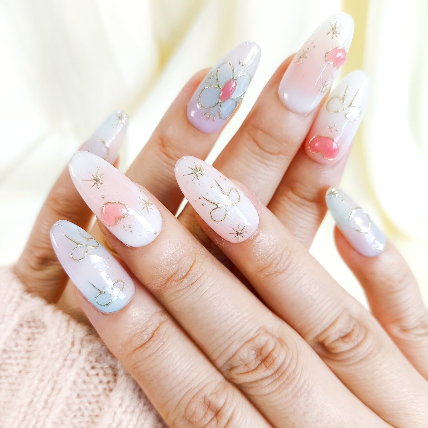 PO131 cute pastel blue aura oval press on nails