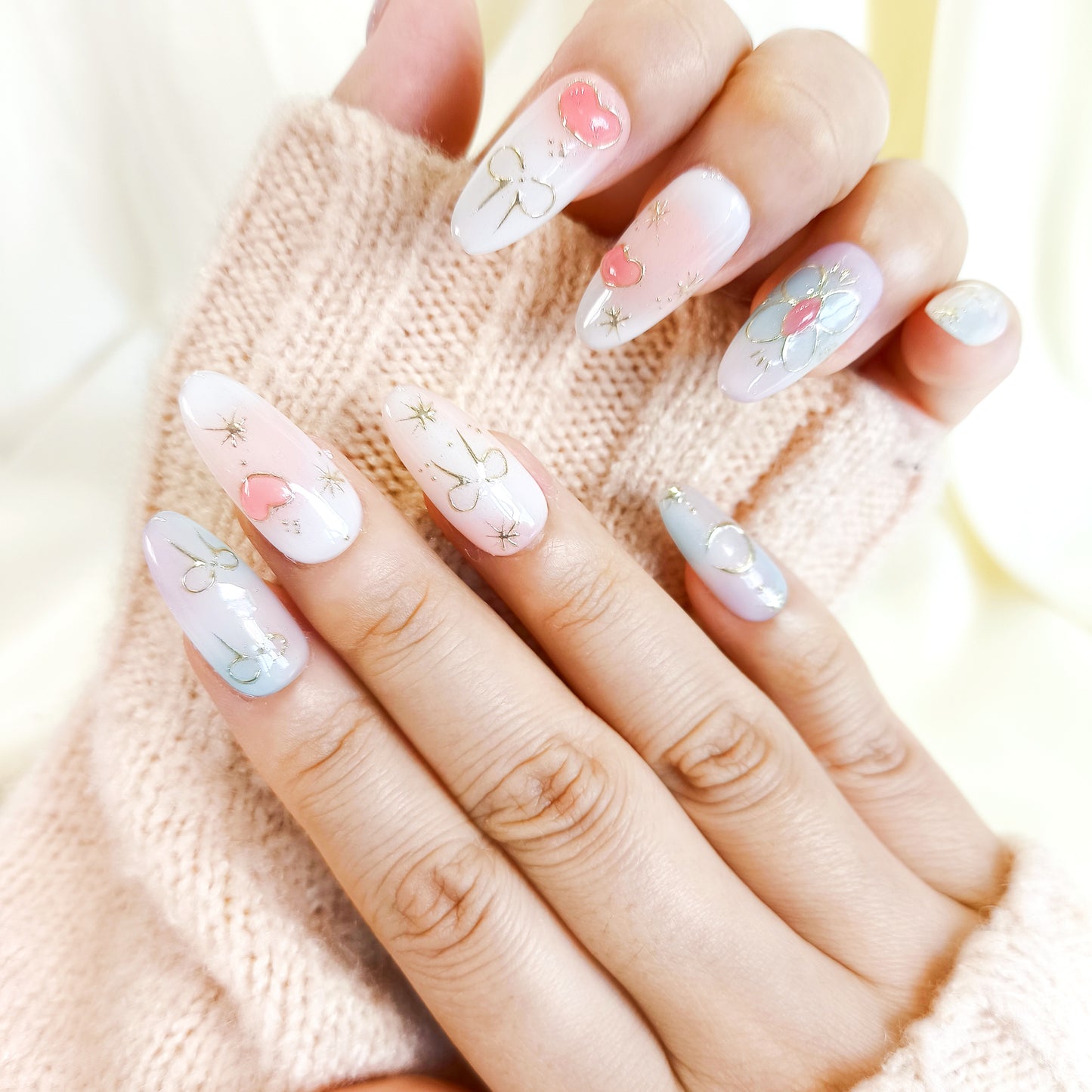 PO131 cute pastel blue aura oval press on nails