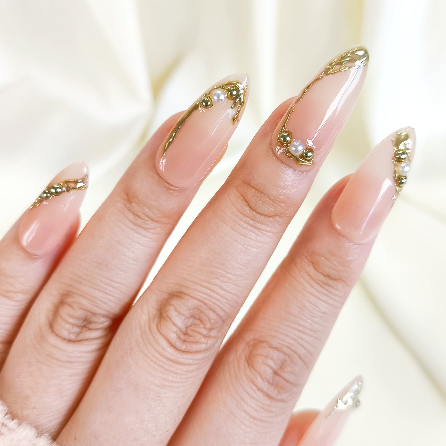 PO135 3d gold chrome almond press on nails
