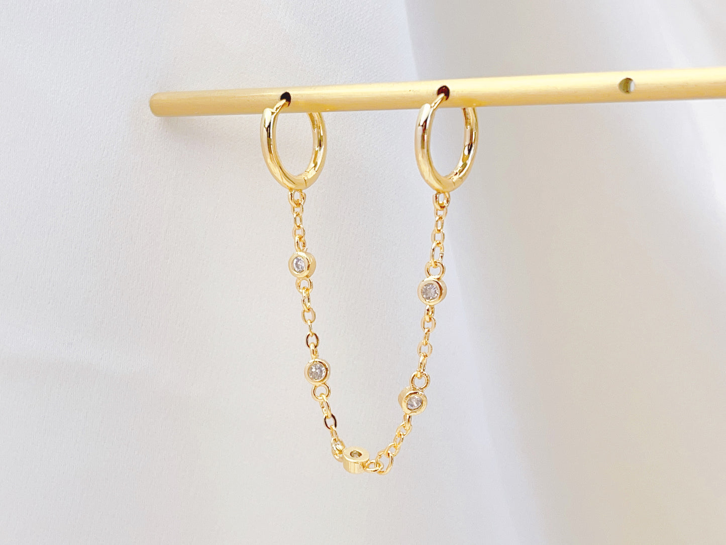 E057 Double hoop chain link Earrings