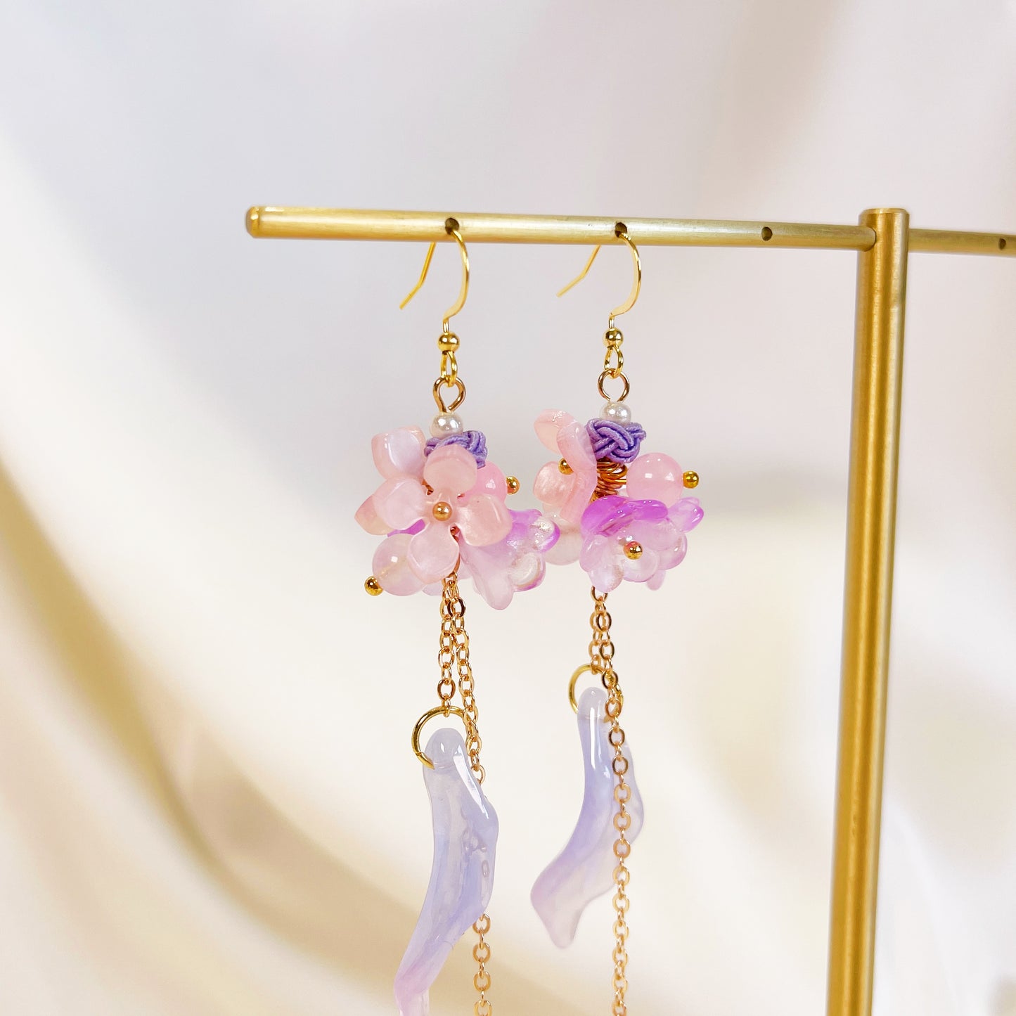 E194 purple flower long dangle earrings