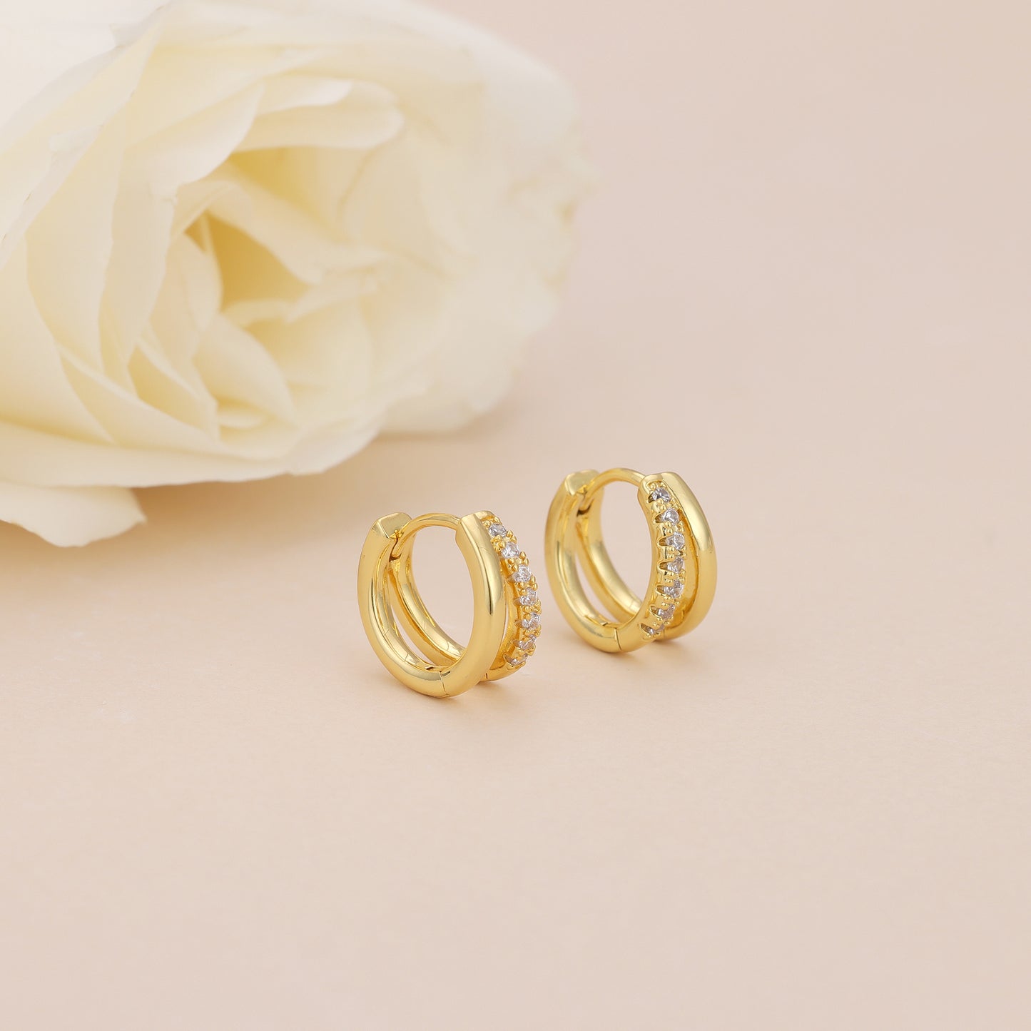 E182 double hoop huggie hoop earrings