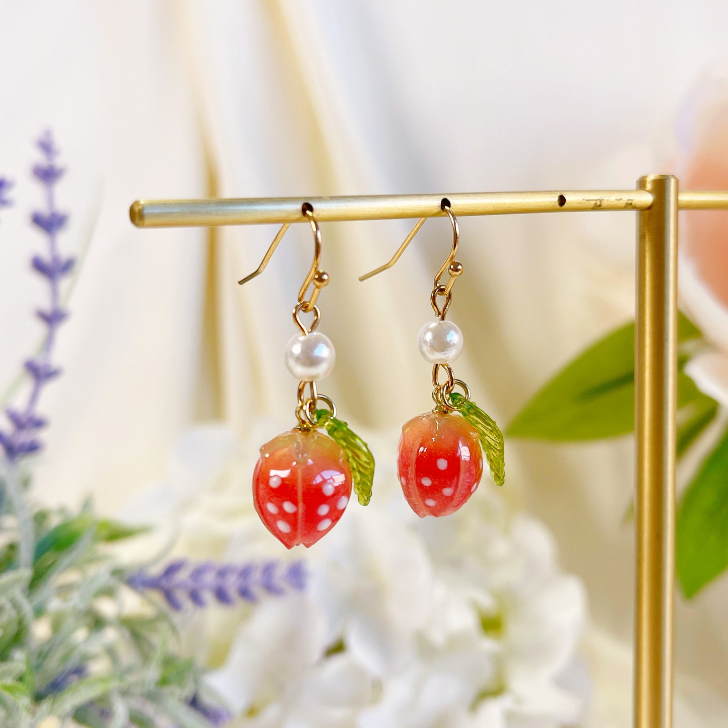 E225 strawberry earrings, fruit earrings, cute earrings
