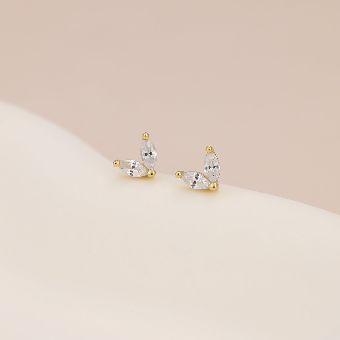 Gold vermeil E100 marquise flower stud earrings