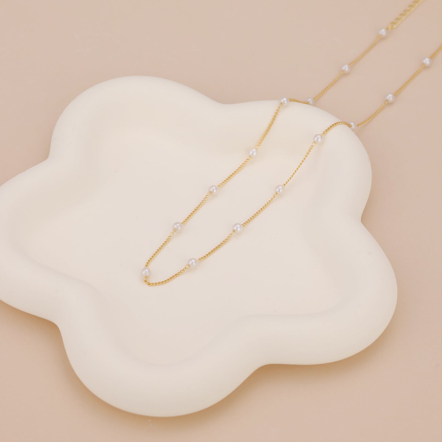 N009 satellite dainty gold Pearl Choker necklace