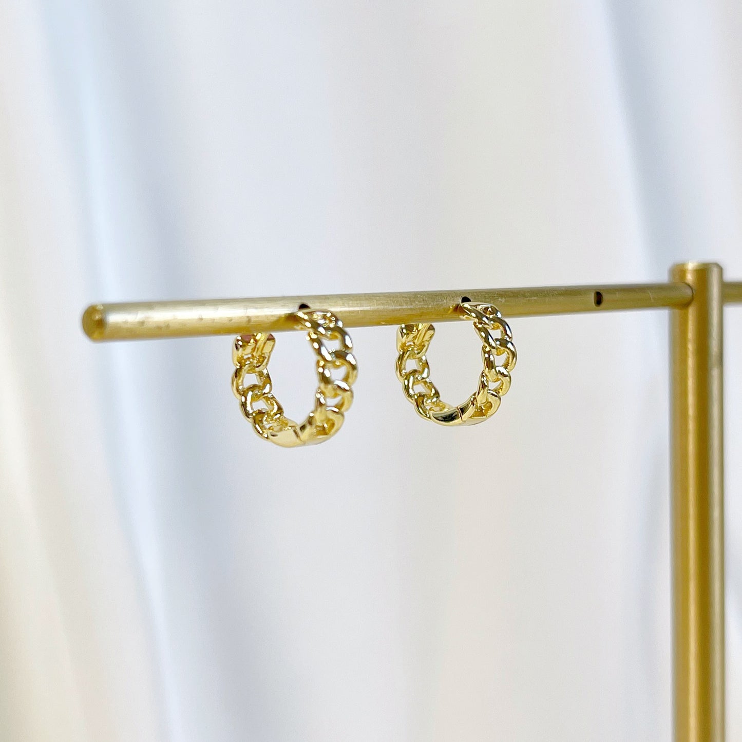 E230 chain hoop earrings, huggie hoop earrings, gold hoops