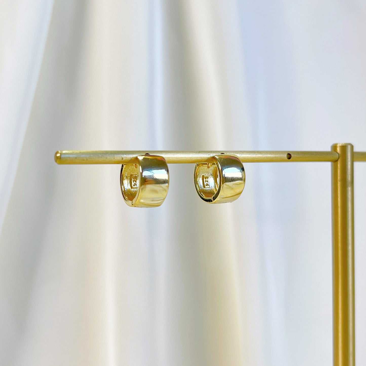 E233 wide huggie hoops, gold wide huggie, gold hoops