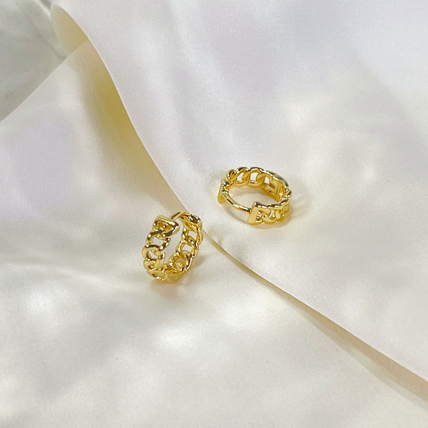 E230 chain hoop earrings, huggie hoop earrings, gold hoops