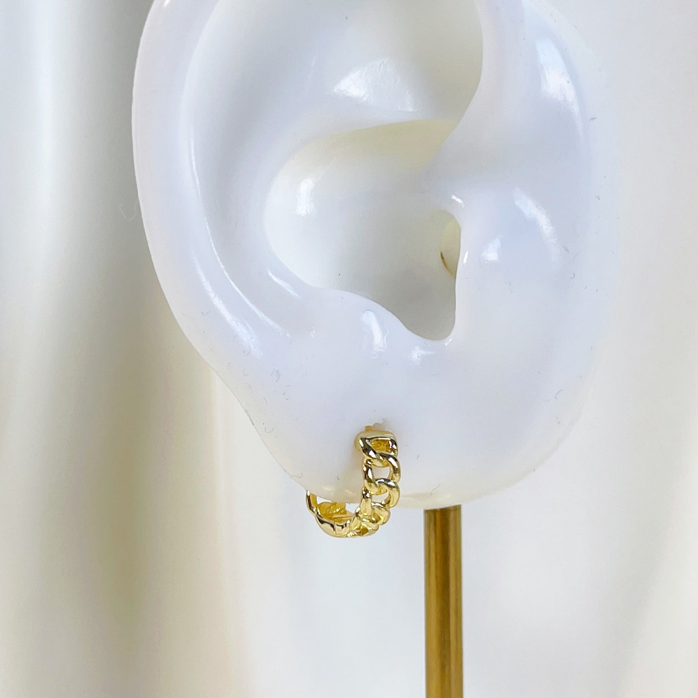 E230 chain hoop earrings, huggie hoop earrings, gold hoops