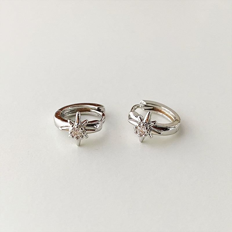 E168 celestial dainty starburst huggie earrings