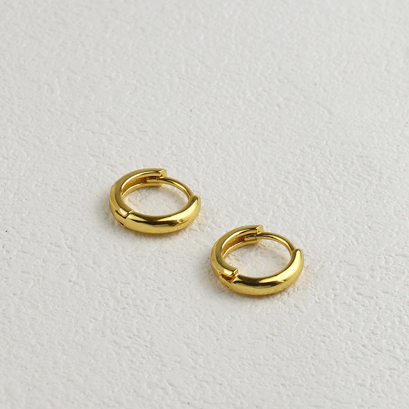 E167 dainty plain huggie hoop earrings