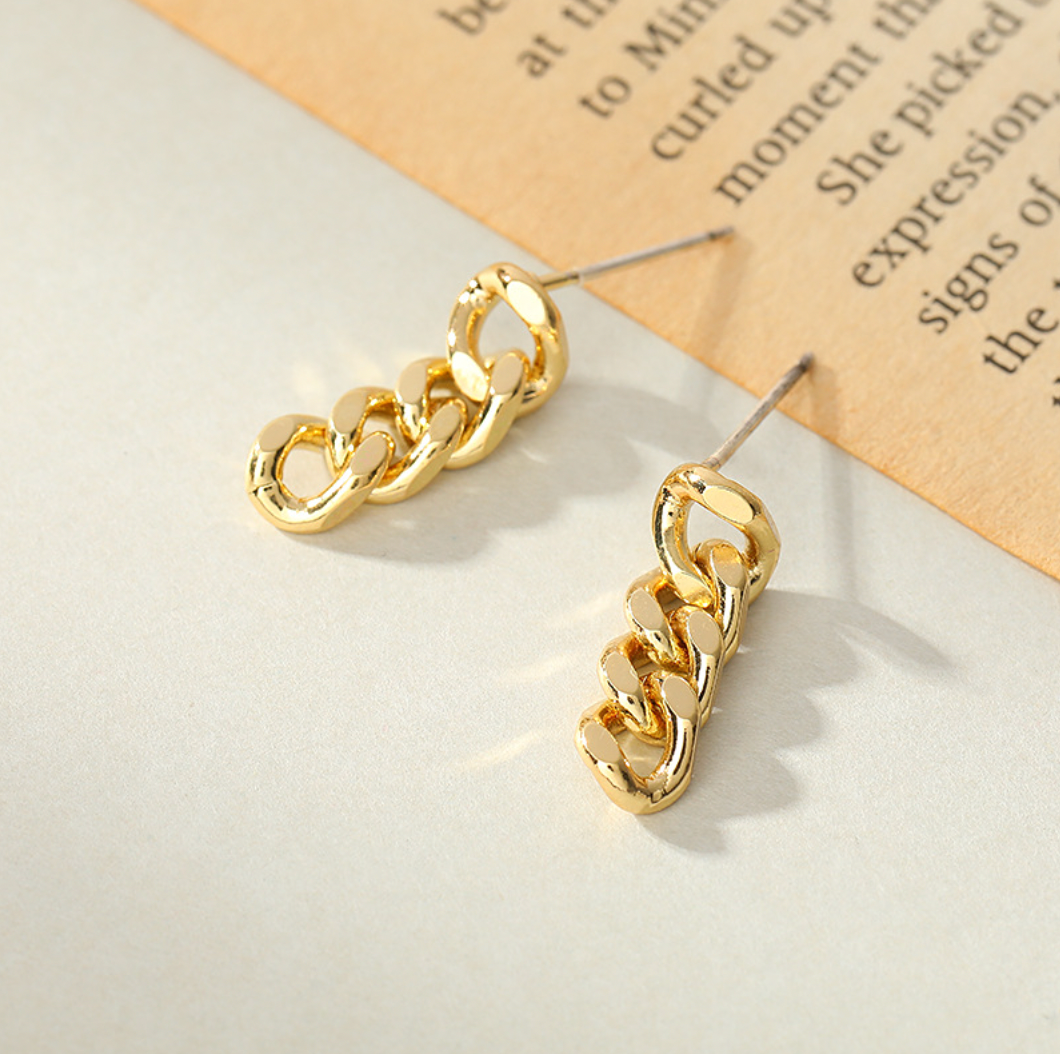 E139 dainty chain link dangle earrings