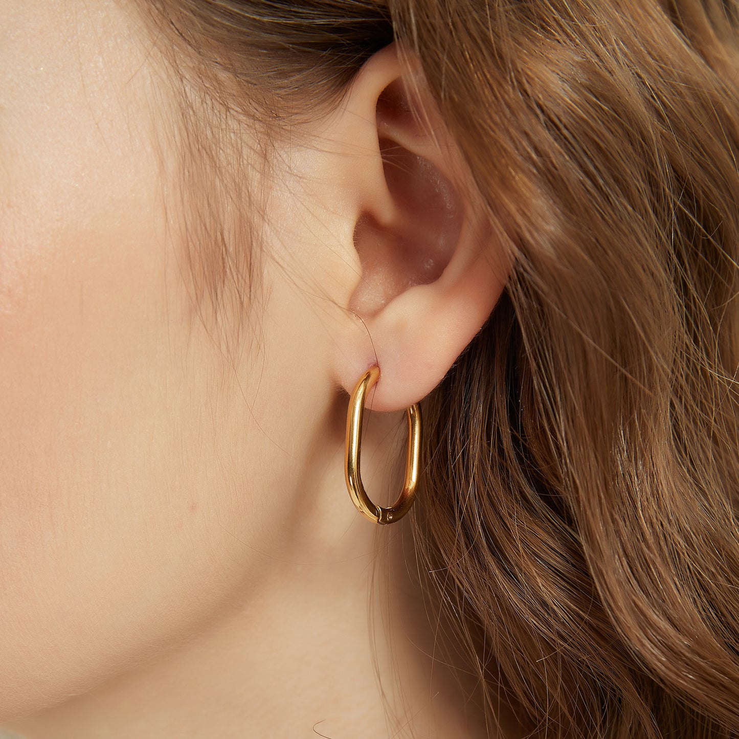 E080 thin oval rectangular hoop earrings
