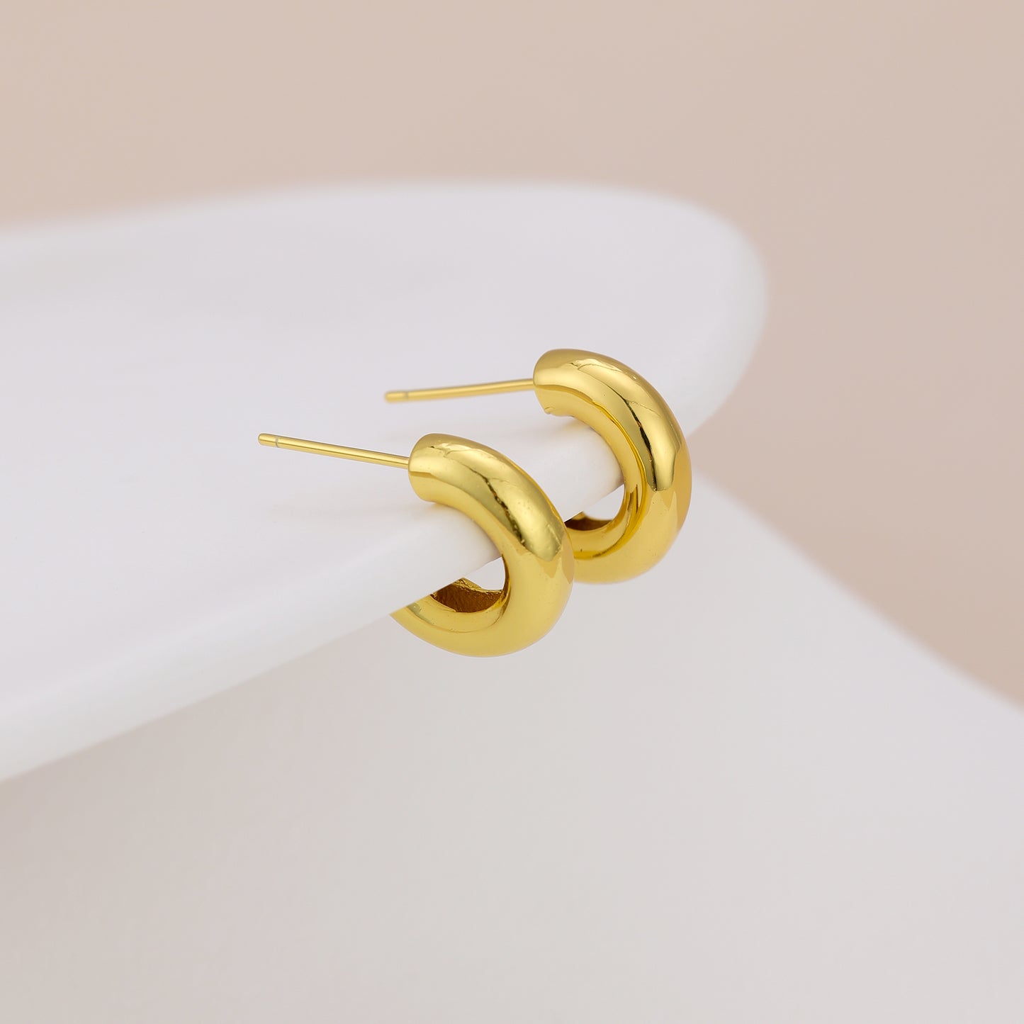 E063 minimalist dainty open huggie earrings