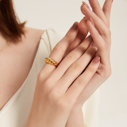 R008 croissant twisted dome statement ring sale