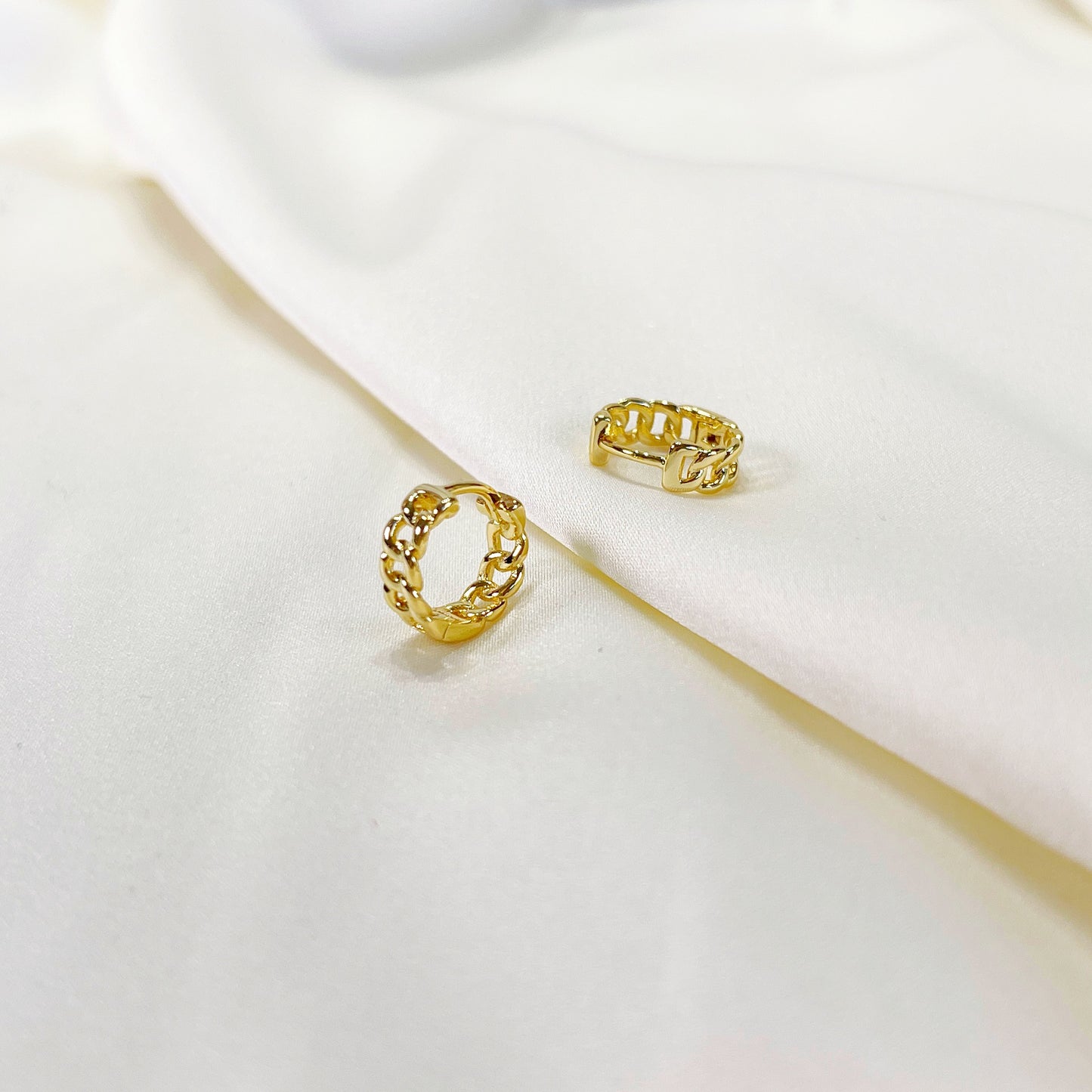 E230 chain hoop earrings, huggie hoop earrings, gold hoops