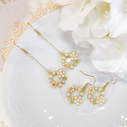 E239 flower wreath earrings, flower dangle earrings