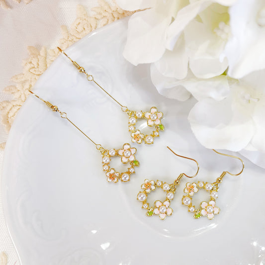 E239 flower wreath earrings, flower dangle earrings