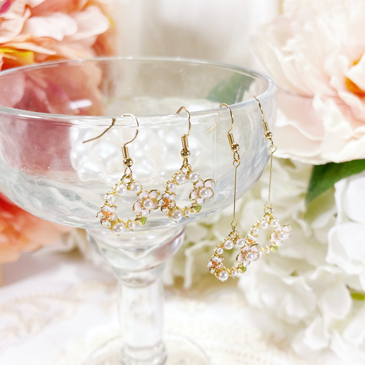 E239 flower wreath earrings, flower dangle earrings