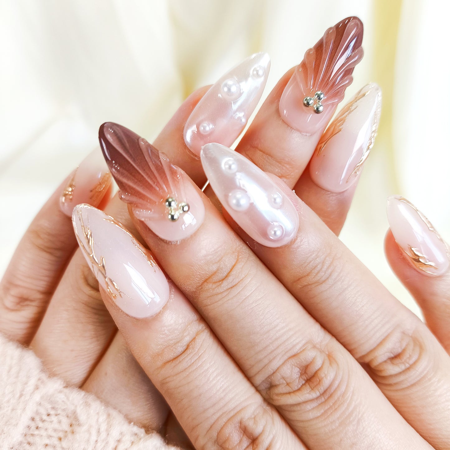 PO121 brown ombre pearl white 3d shell press on nails