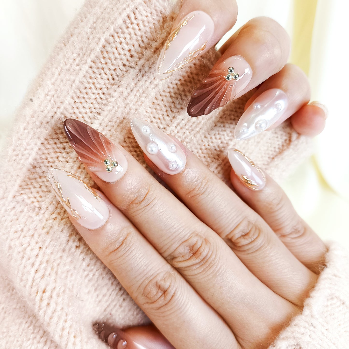 PO121 brown ombre pearl white 3d shell press on nails