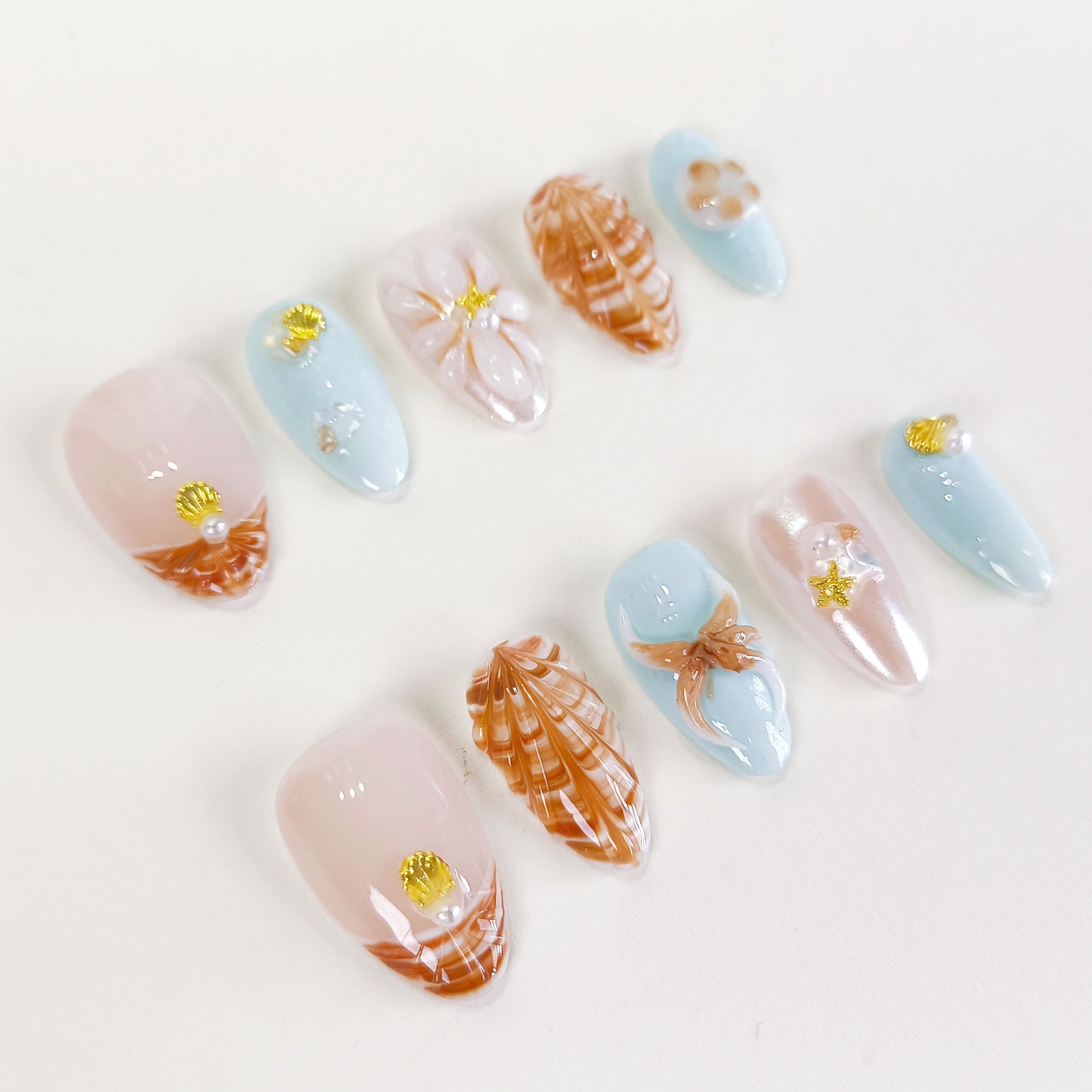 Blue 3D seashell short almond press on nails