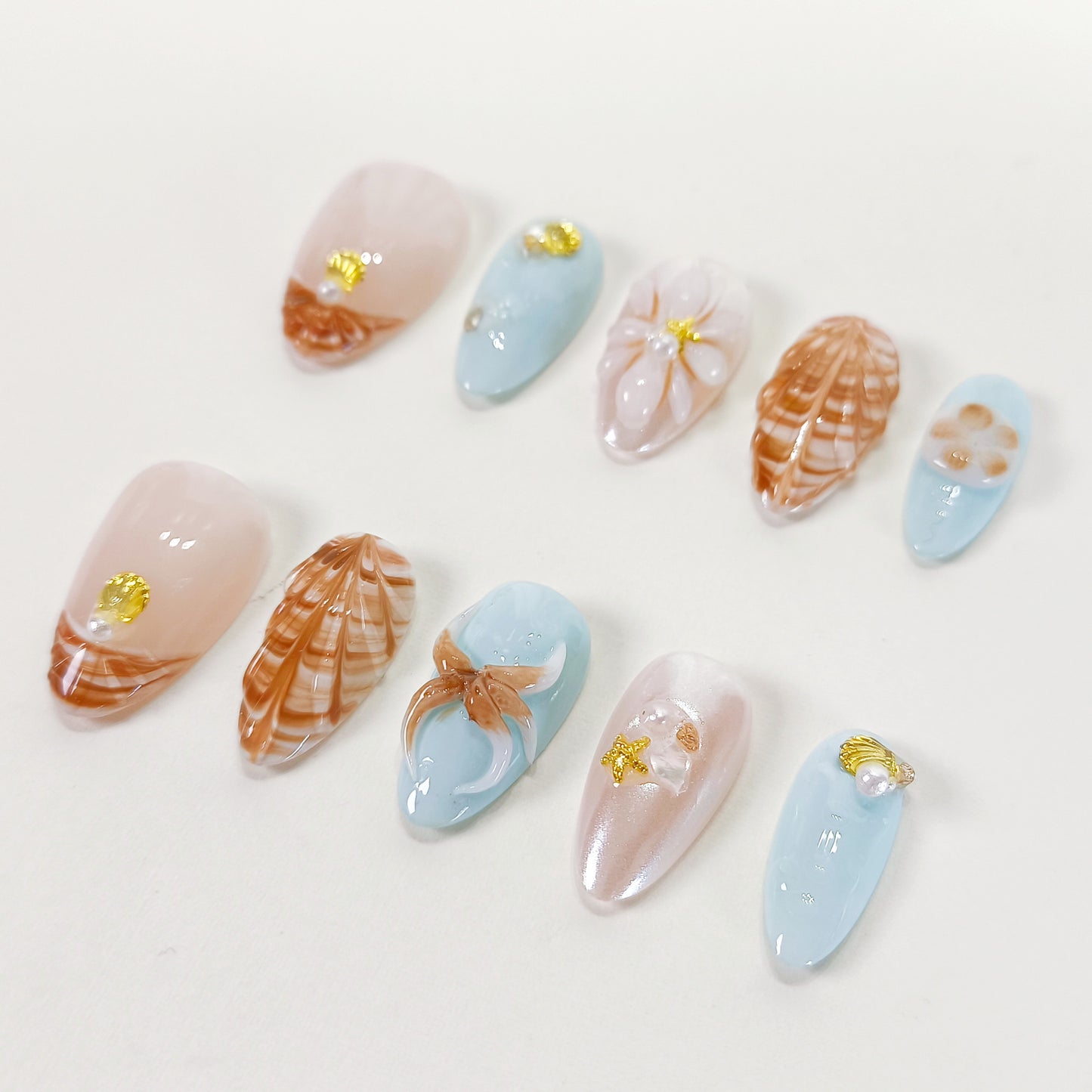 Blue 3D seashell short almond press on nails