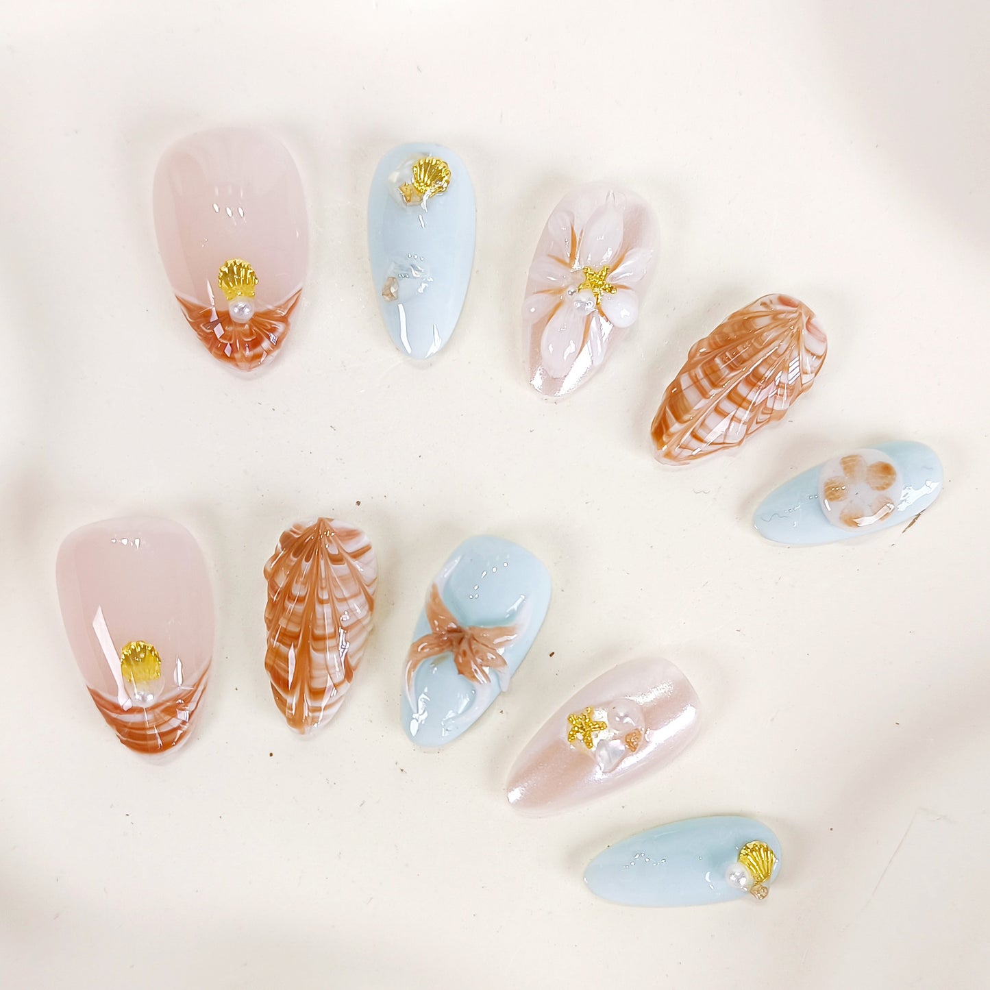 Blue 3D seashell short almond press on nails