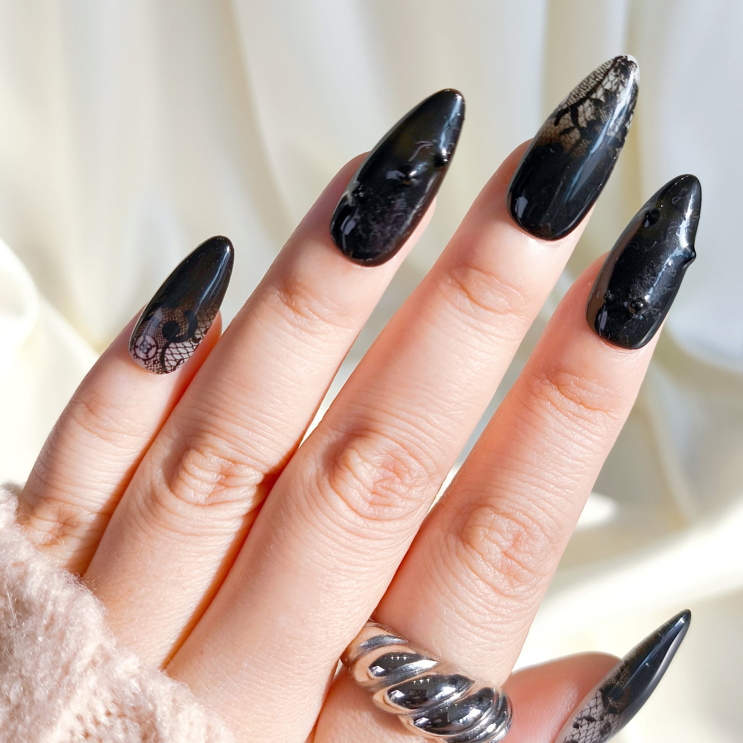 Black lace flower press on nails