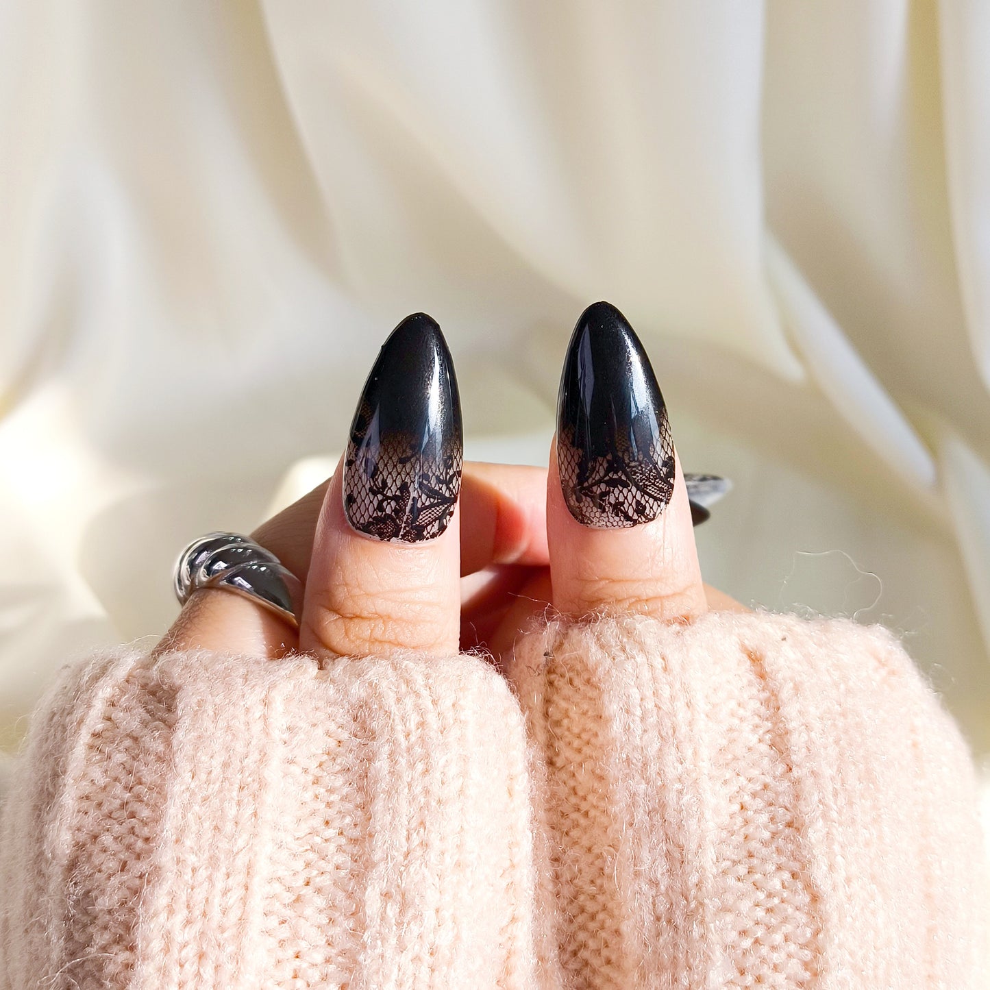 Black lace flower press on nails