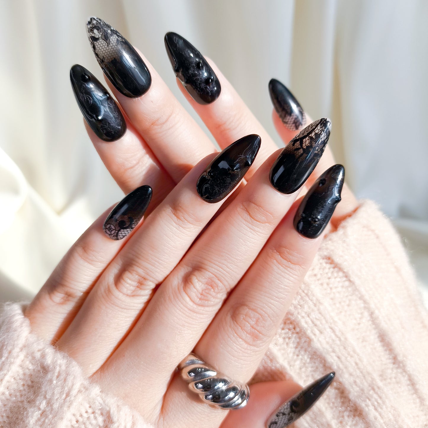 Black lace flower press on nails