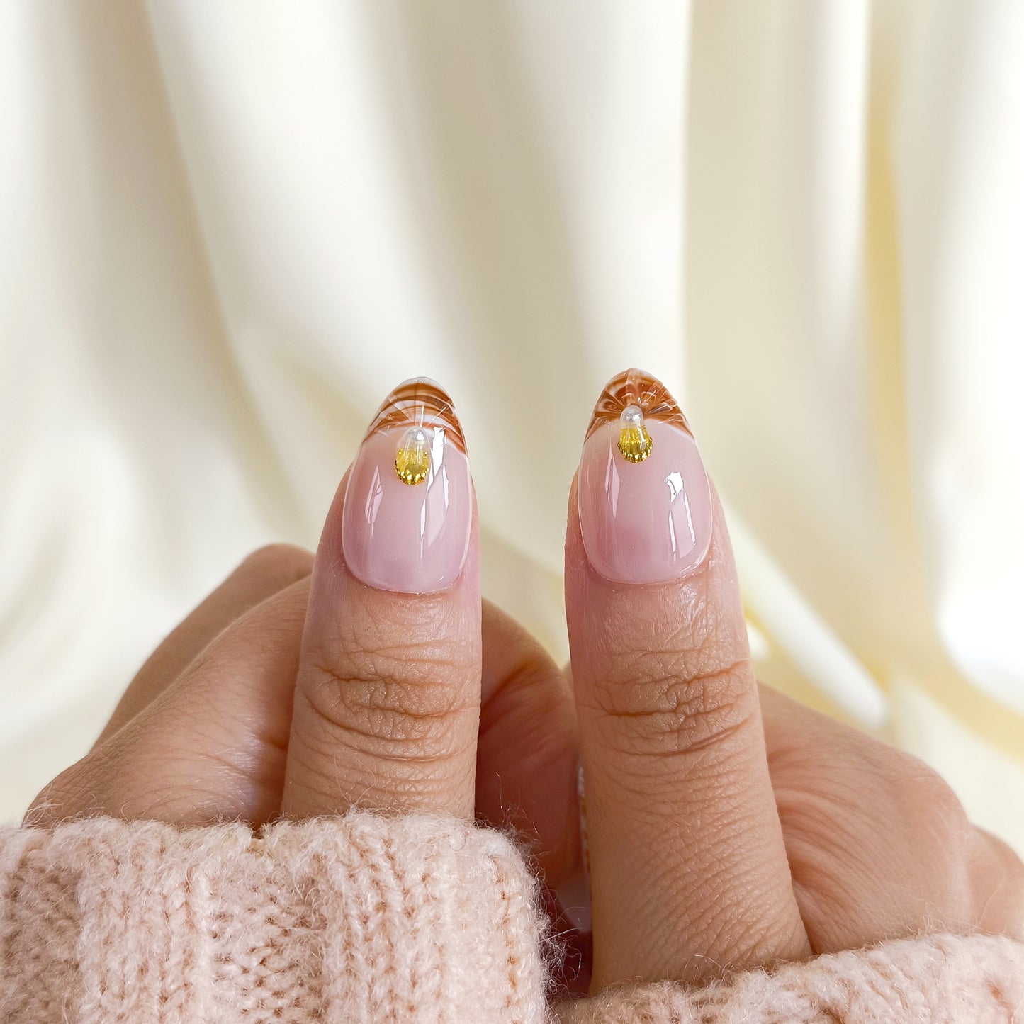 Blue 3D seashell short almond press on nails