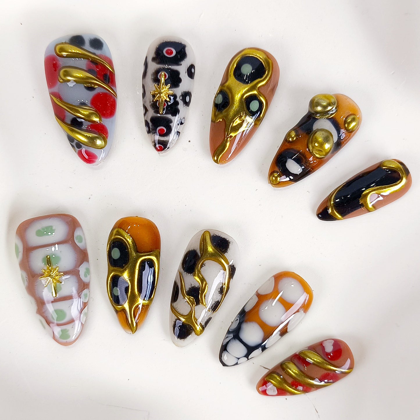 Y2K Gold Chrome Abstract Press On Nails Retro Trendy 3D Nail Art