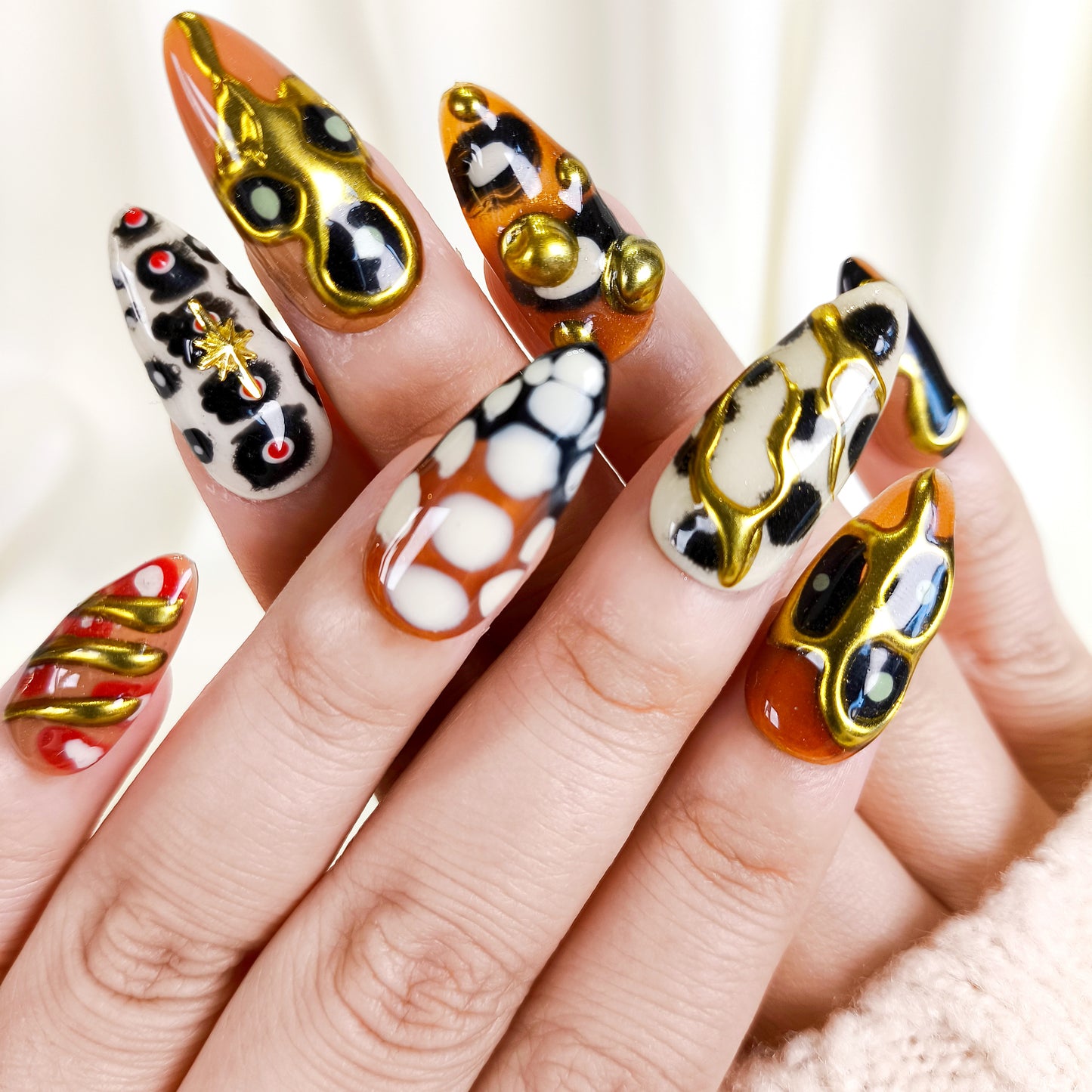 Y2K Gold Chrome Abstract Press On Nails Retro Trendy 3D Nail Art