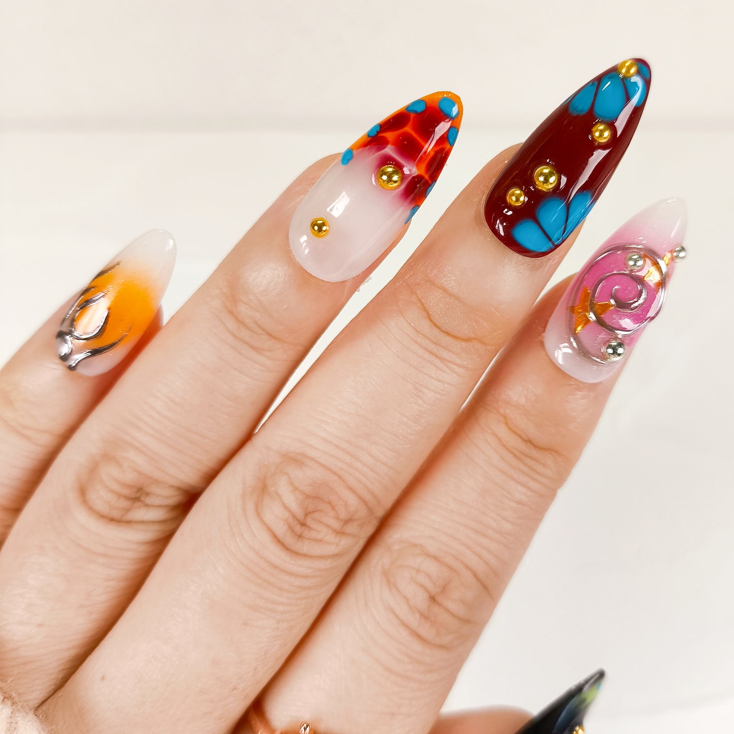 Abstract Y2K chrome star press on nails