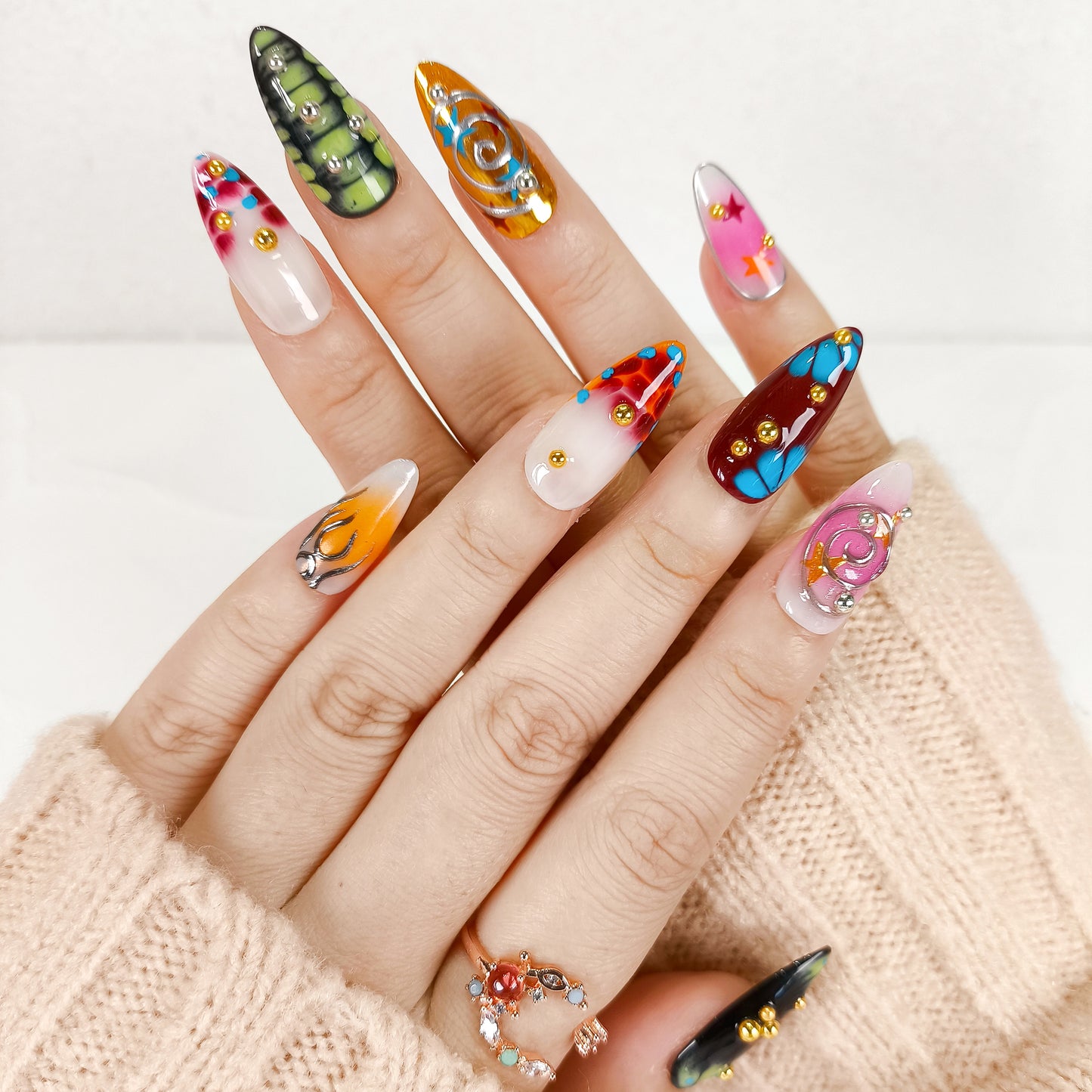 Abstract Y2K chrome star press on nails