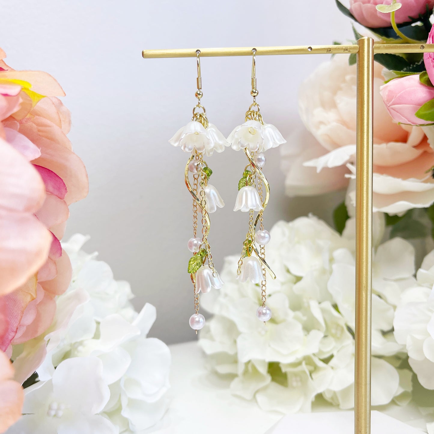 E189 lily of the valley white flower dangle earrings