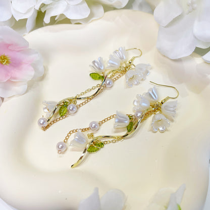 E189 lily of the valley white flower dangle earrings