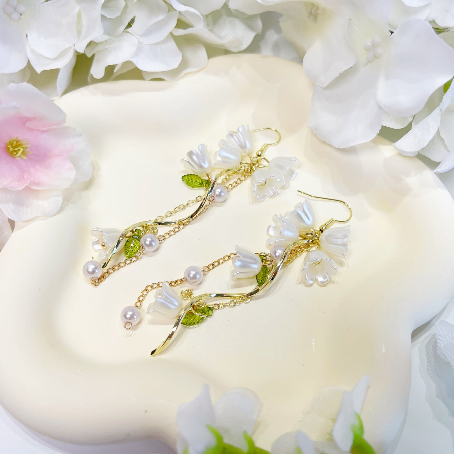E189 lily of the valley white flower dangle earrings