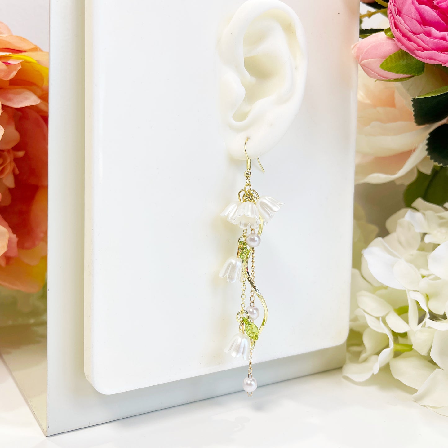 E189 lily of the valley white flower dangle earrings