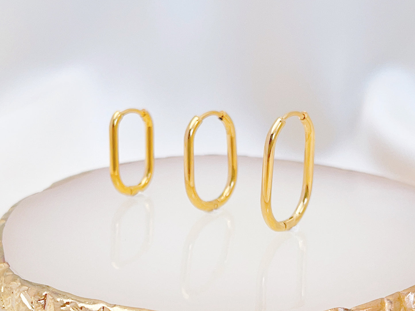 E080 thin oval rectangular hoop earrings