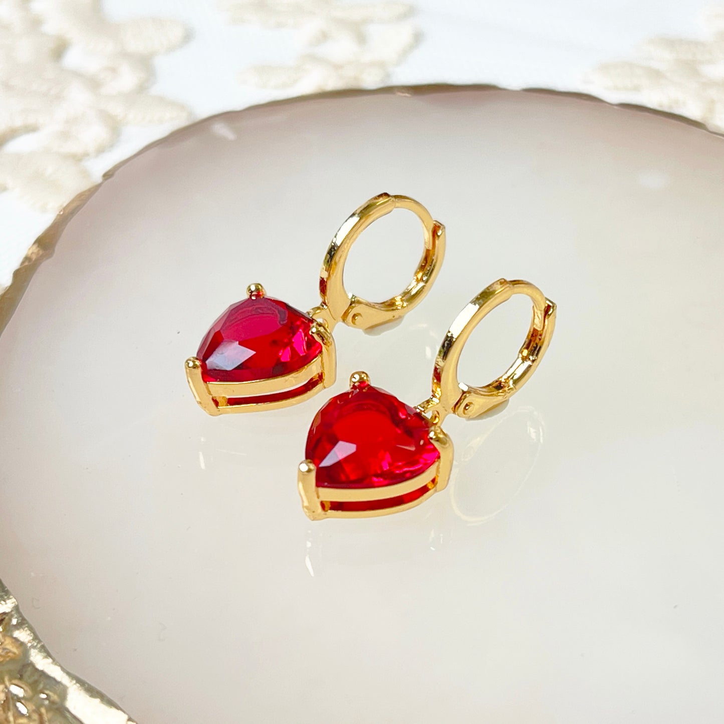 E149 red heart dangle huggie hoop earrings