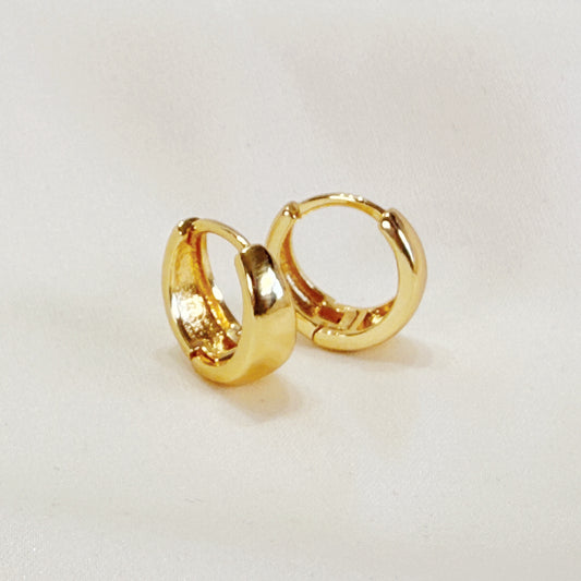 E177 gold thick chunky huggie hoop earrings