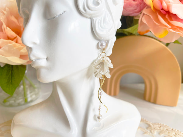 E155 flower dangle earrings, pearl earrings, pearl dangle earrings