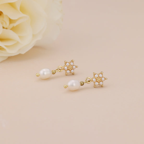 E159 pearl flower dangle earrings