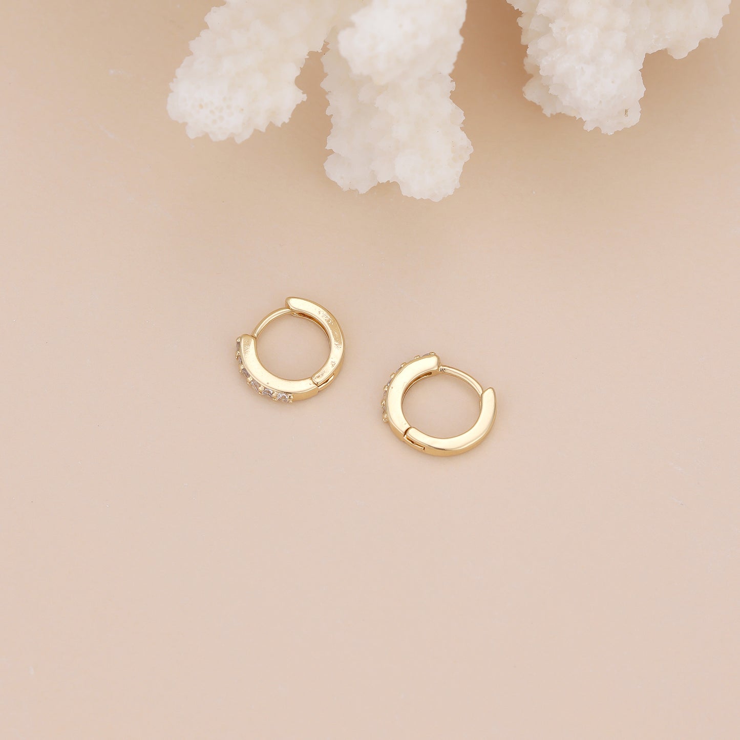 E162 paved dainty huggie hoop earrings